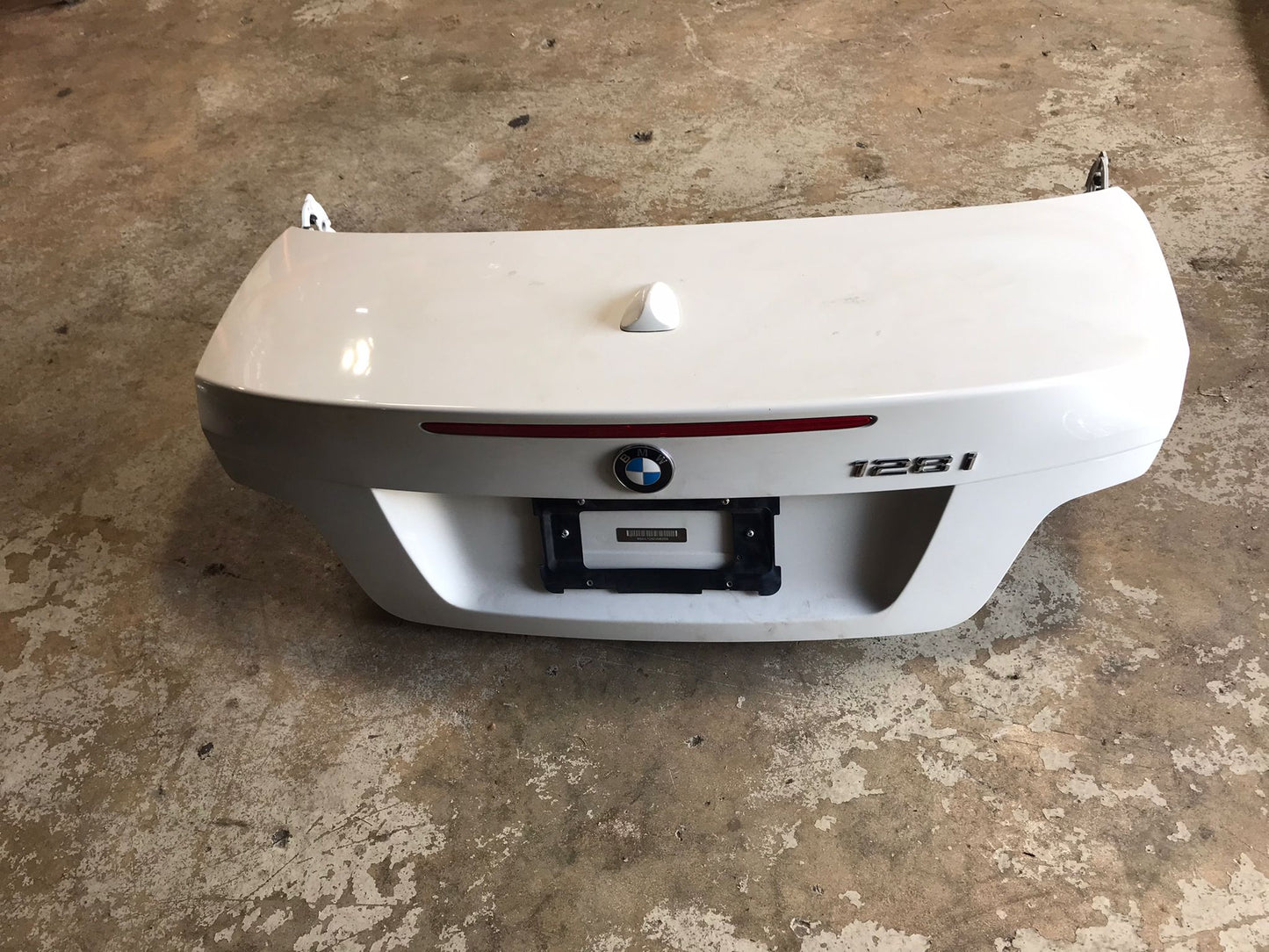 TRUNK BMW SERIE 1 128I 135I E88 OEM 2008-2011 SKU 1259