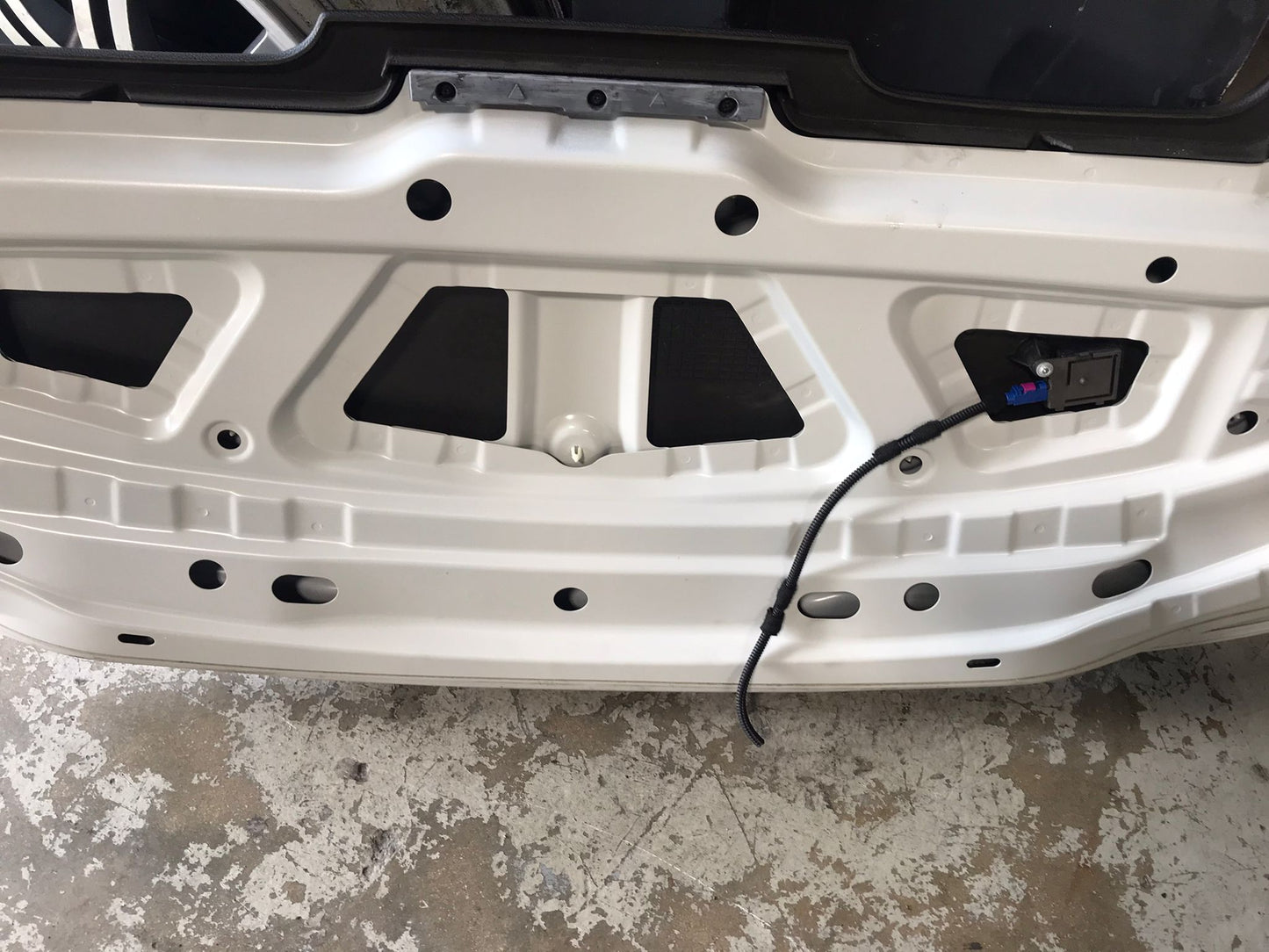 REAR TRUNK EXTENSION PLATFORM BMW SERIE 1 128I 135I OEM SKU 1258
