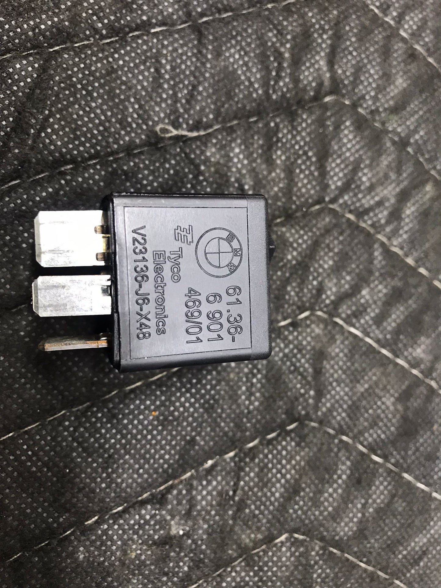 FUSE BOX BLOCK MAKE CONTACT RELAY UNIT OEM BMW OEM SERIE 1 128I SKU 1272