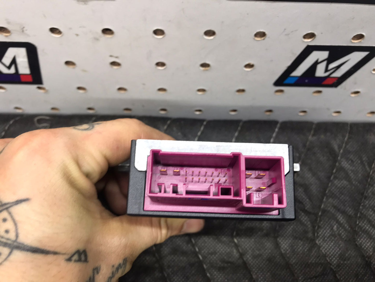 07-10 BMW E92 135I 328I 330I 335I 535I FUEL PUMP CONTROL MODULE UNIT OEM SKU 1274