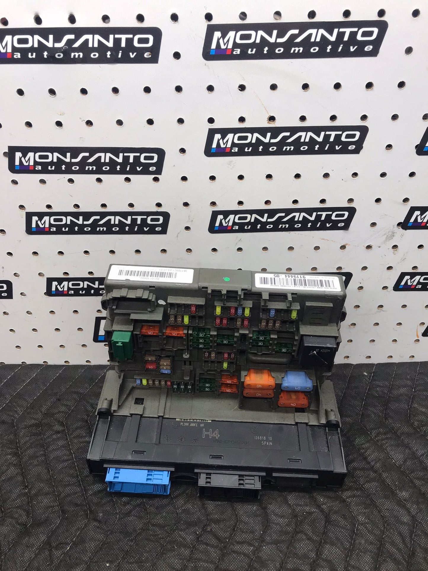 BMW 1 3 SERIES E81 E87 E90 E91 E92 RELAY FUSE BOX POWER DISTRIBUTION SKU 1278