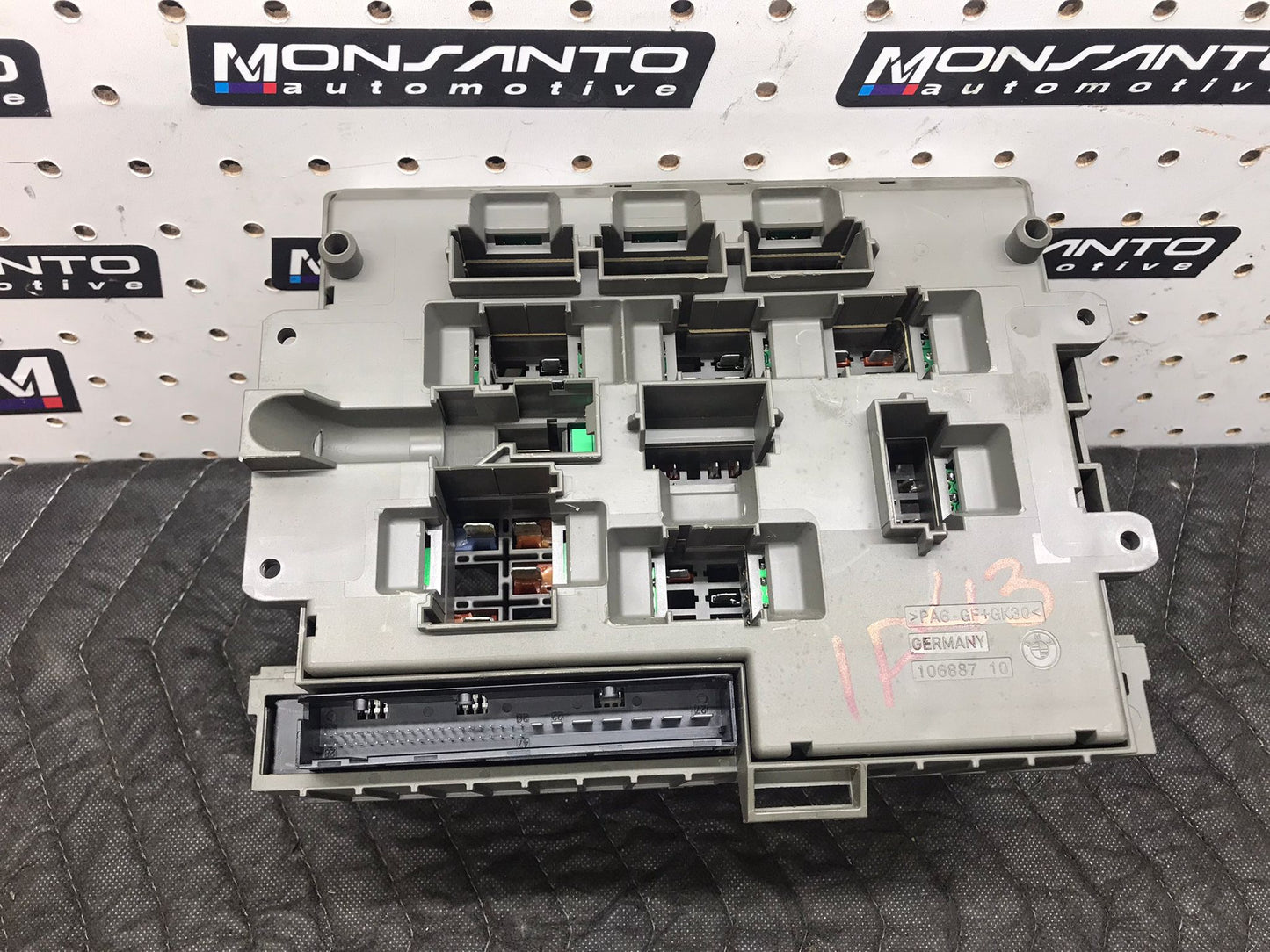 BMW 1 3 SERIES E81 E87 E90 E91 E92 RELAY FUSE BOX POWER DISTRIBUTION SKU 1278
