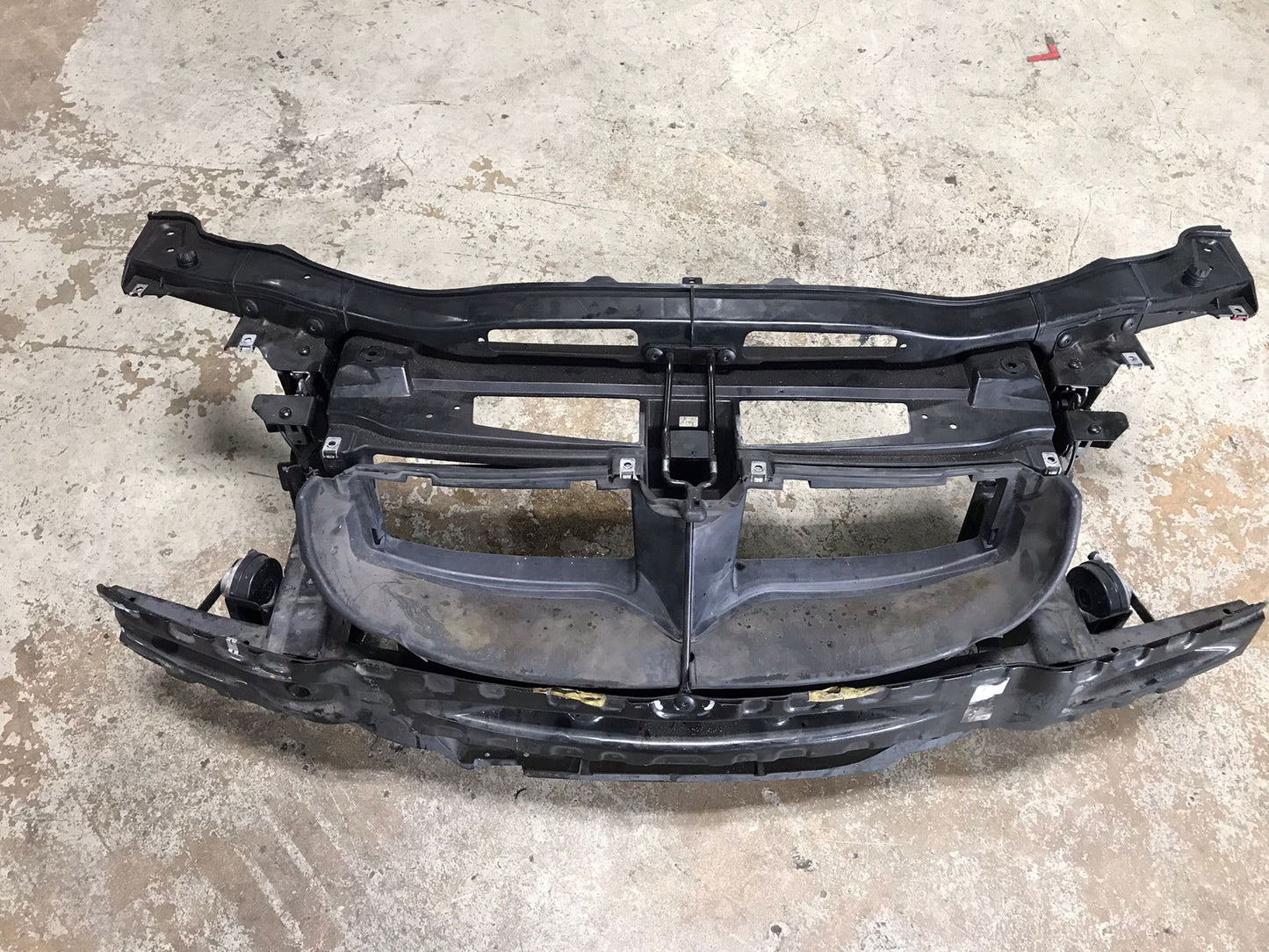 RADIATOR CLIP BUMPER SUPPORT BMW OEM E90 330I 328I E92 SKU 1316