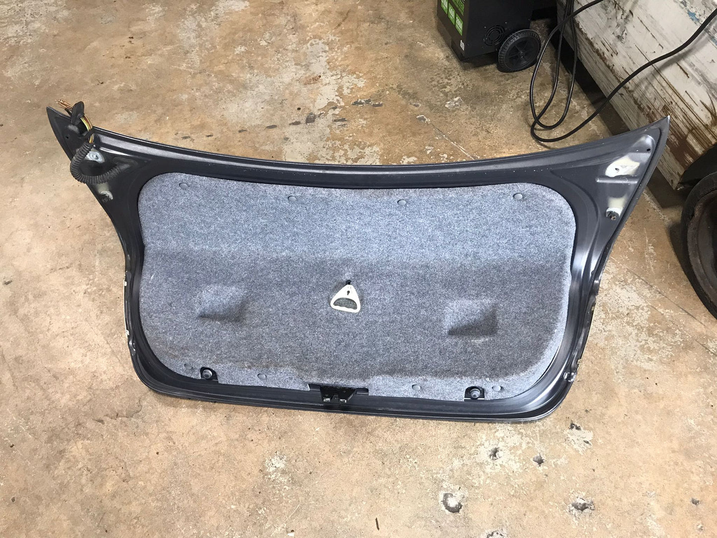 TRUNK BMW 330I BMW E90 SEDAN OEM GREY SKU 1319