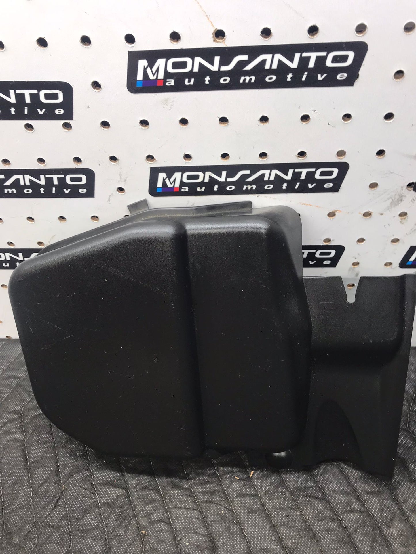 07-13 BMW 328I E90 LEFT DRIVER SIDE CABIN AIR FILTER HOUSING COVER OEM SKU 1324