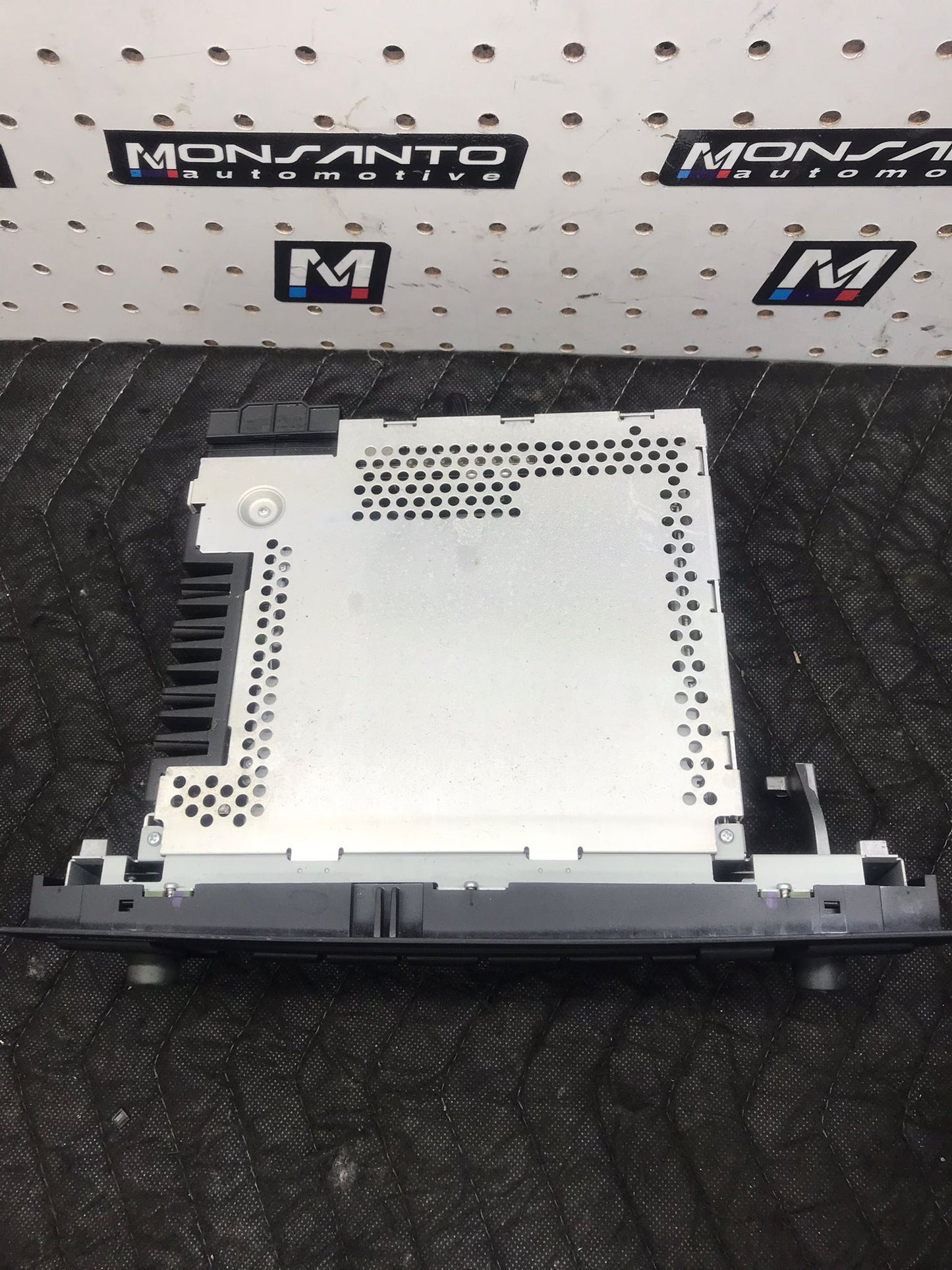 BMW 1 3 SERIES MULTIMEDIA STEREO HEAD UNIT E87 E90 05-10 SKU 1330