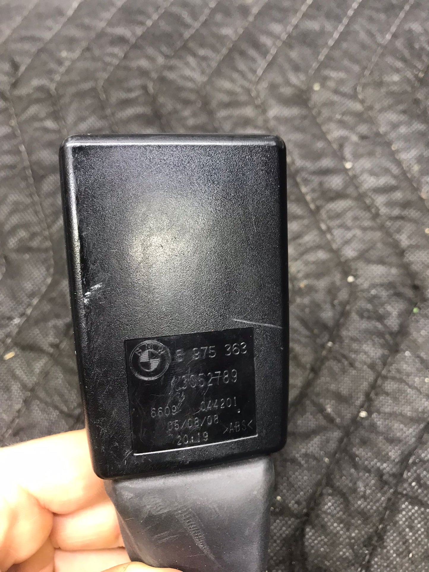 07-11 BMW 328 335 E90 REAR LEFT DRIVER SIDE SEAT BELT BUCKLE LATCH OEM SKU 1349