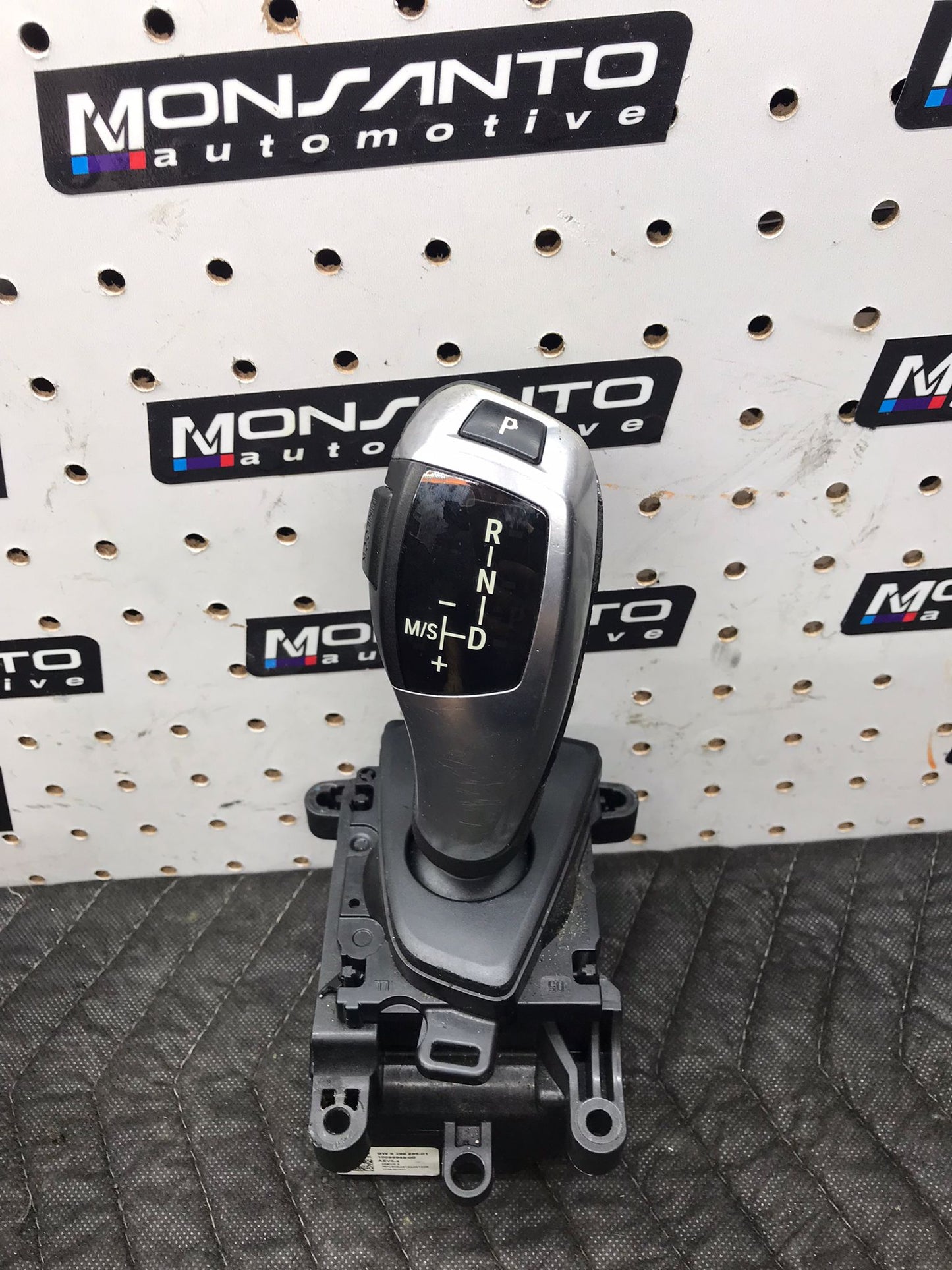 OEM TRANSMISSION SHIFTER GEAR SELECTOR BMW F20 F22 F30 F31 F34 F32 F33 SKU 1369