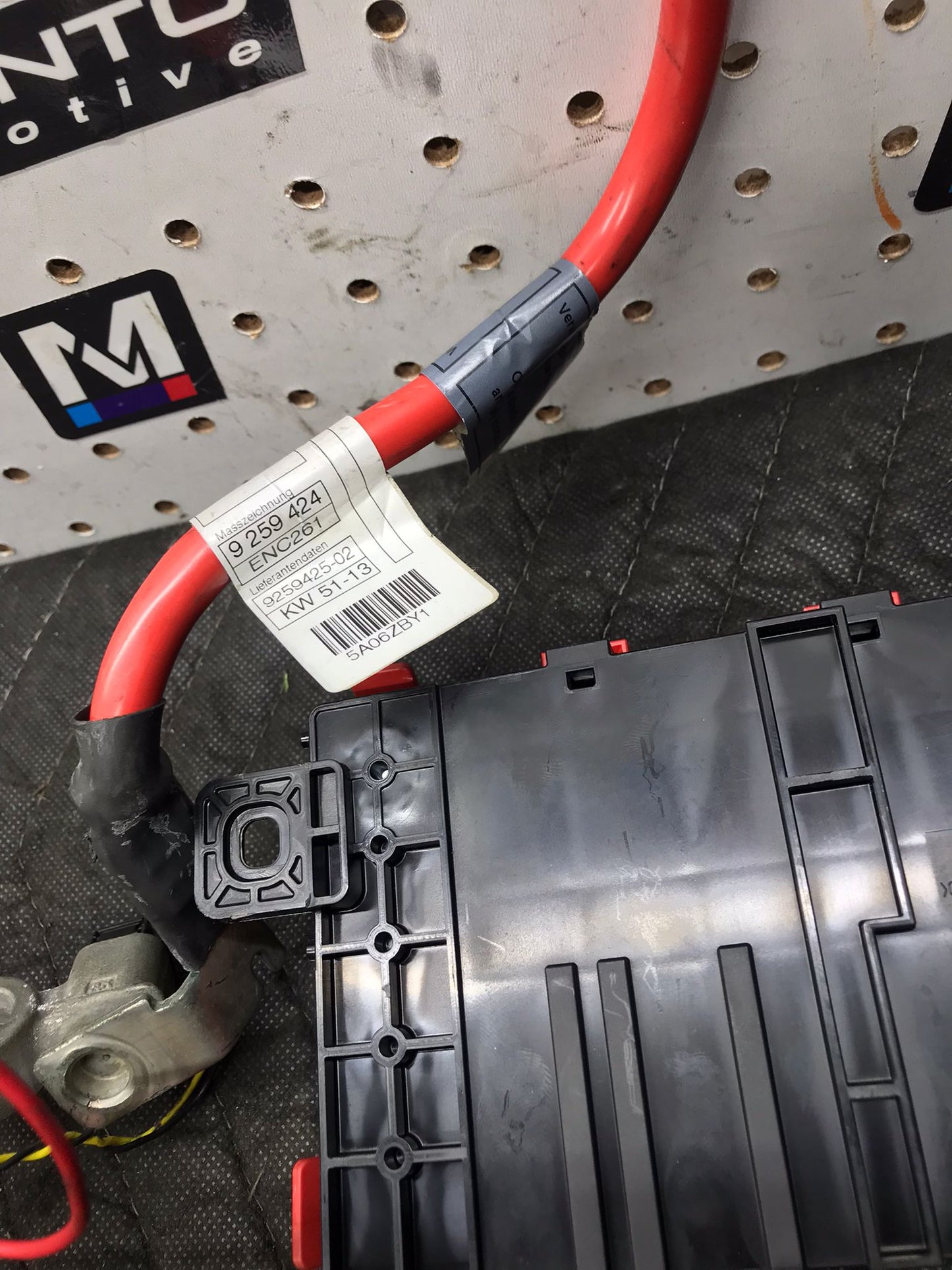 2012-2018 BMW 320I 328I F30 POWER DISTRIBUTION CONTROL FUSE BOX OEM SKU 1397