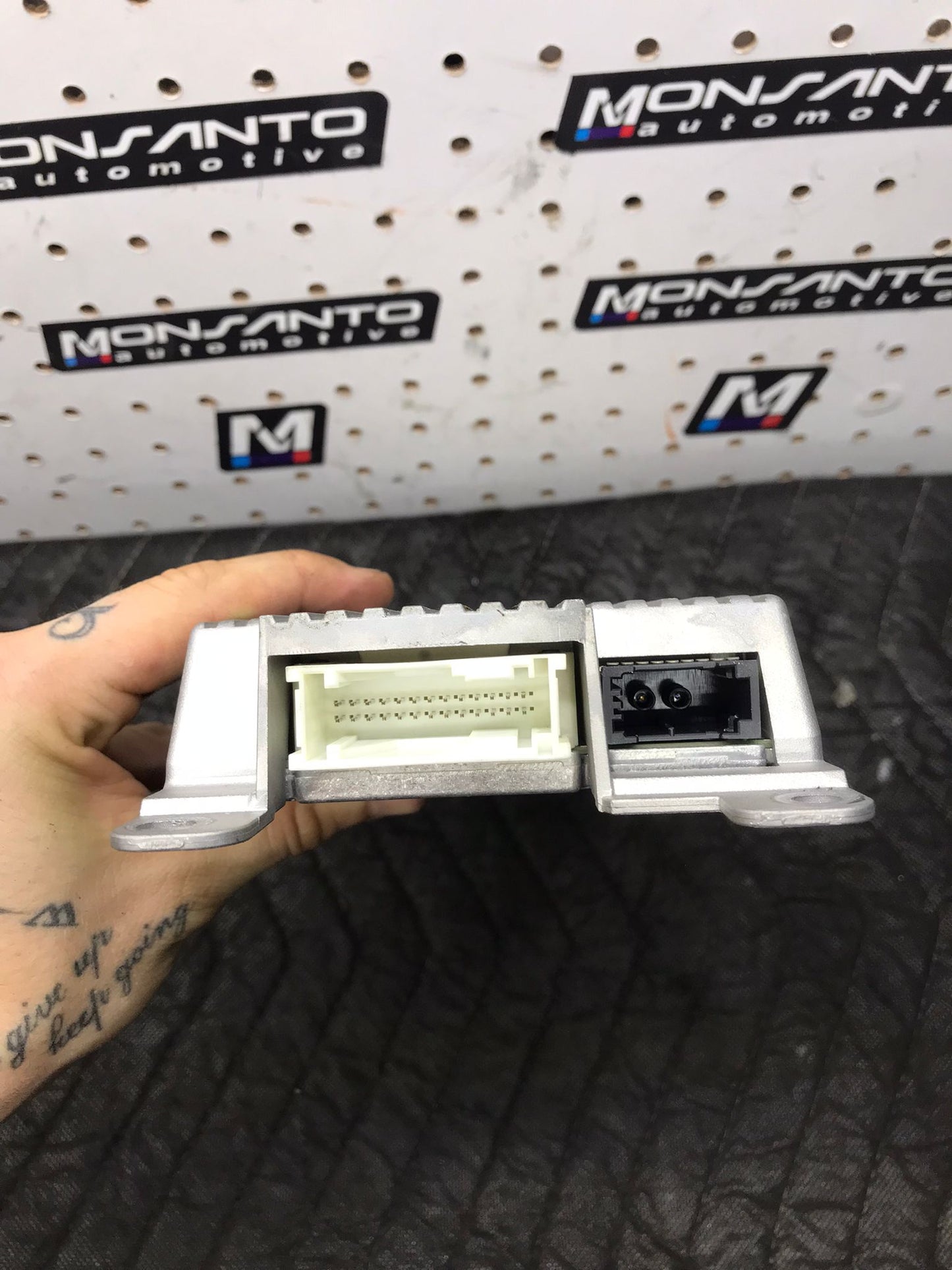 2012 - 2018 BMW 535I F21 F22 F30 F32 BLUETOOTH TELEMATICS CONTROL MODULE SKU 1398