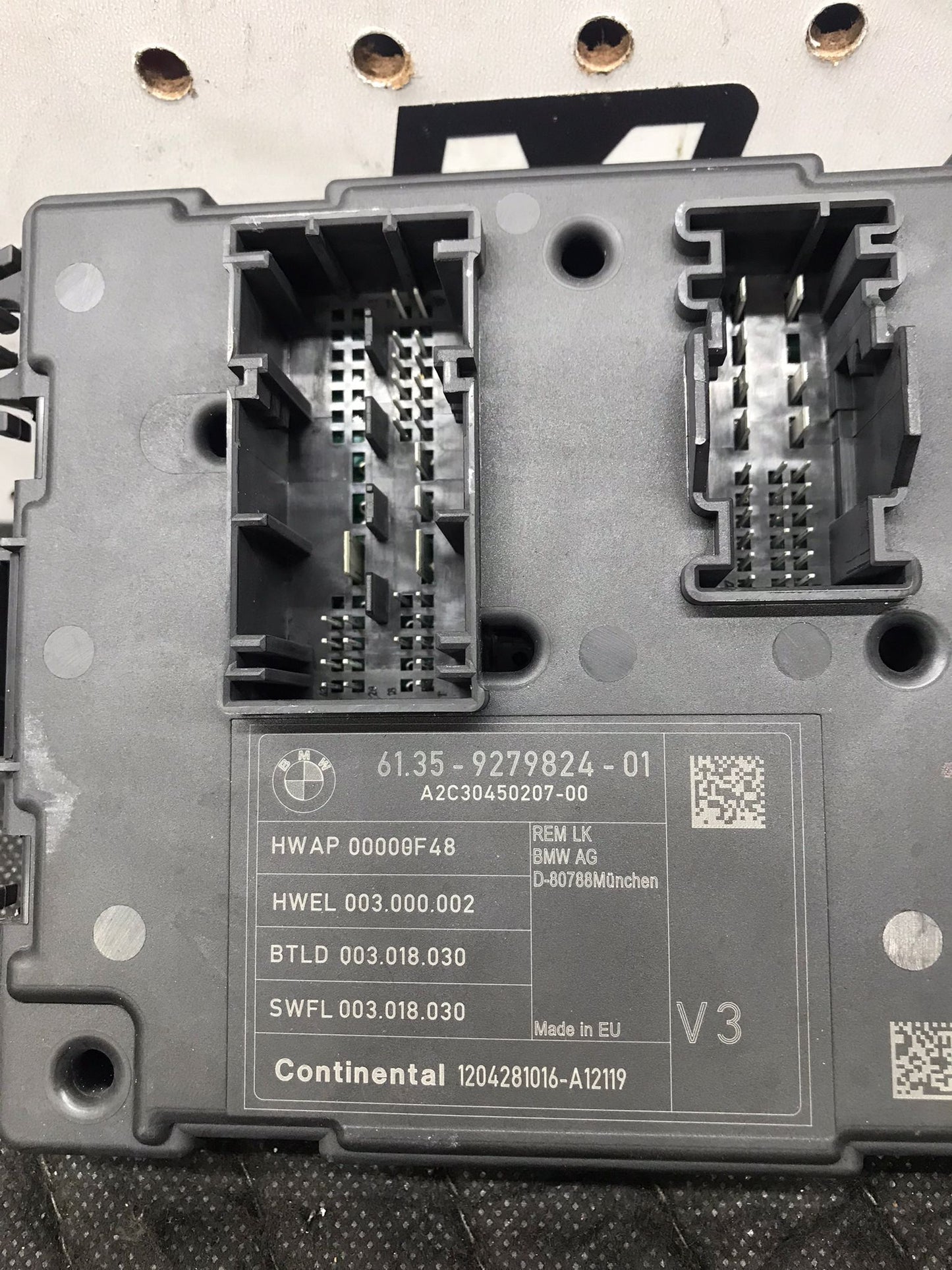 2012-2018 BMW F22 F30 F32 REAR BODY CONTROL UNIT FUSE BOX MODULE BCM BOX SKU 1441