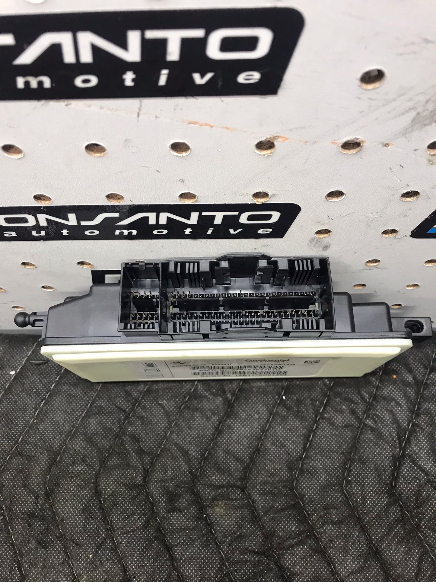 OEM 09 - 17 J6 BMW CONTROL F30 328I 320I SKU 1450