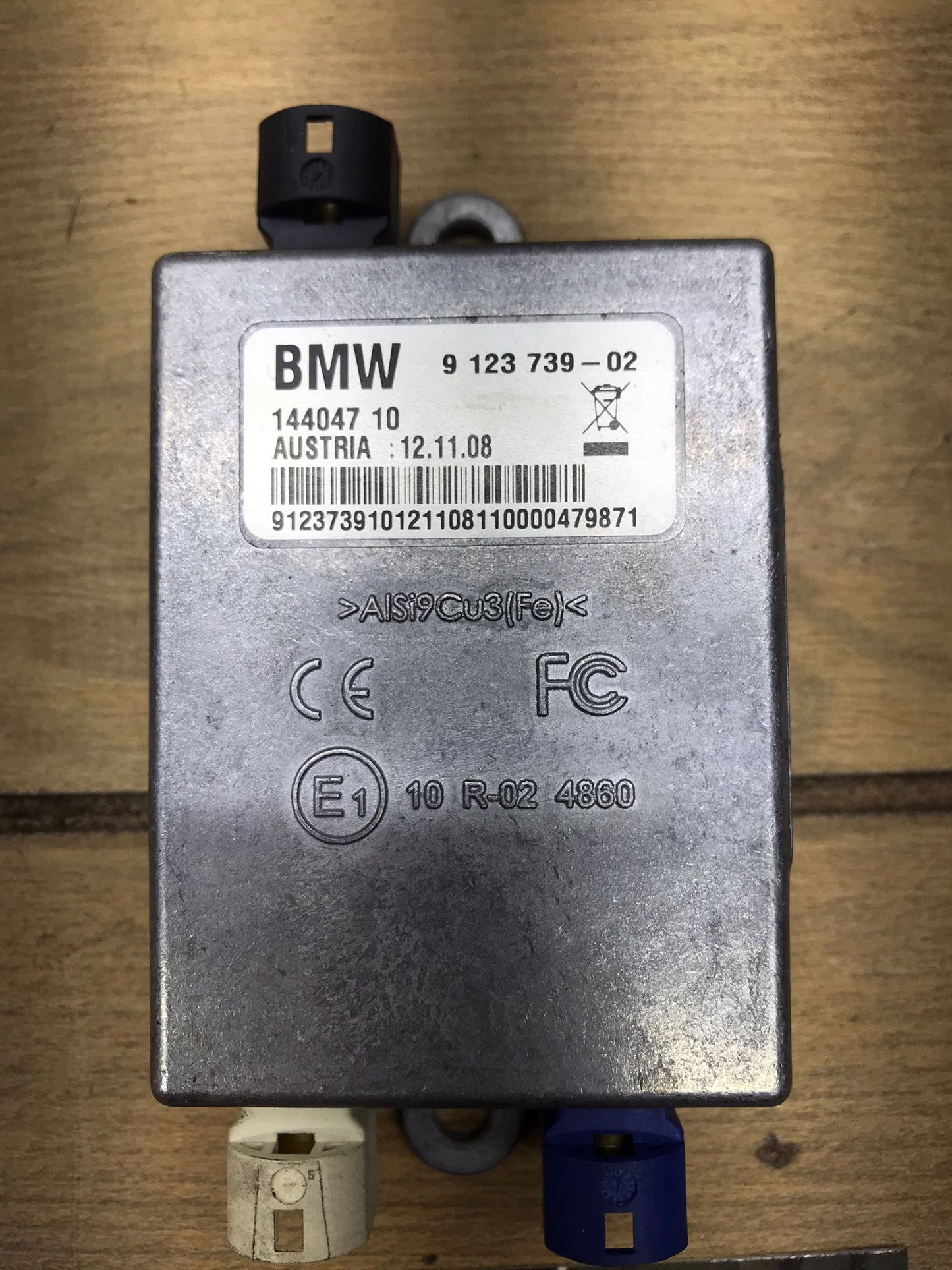 04-10 BMW E60 E61 E63 E64 5 6 SERIES USB INTERFACE HUB ADAPTER MODULE SKU 1606