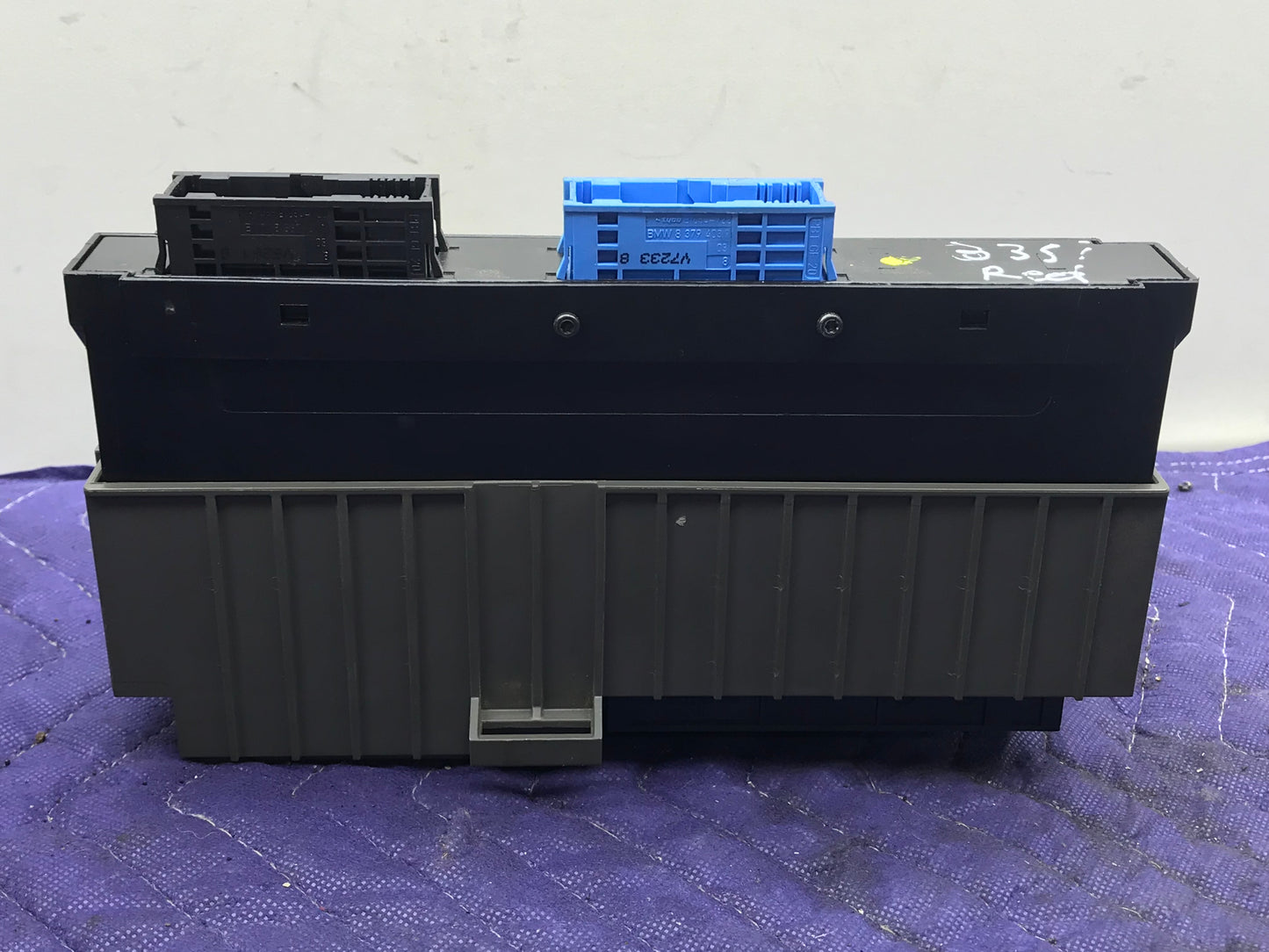 E9X POWER DISTRIBUTION FUSE BOX JUNCTION MODULE  SKU 271