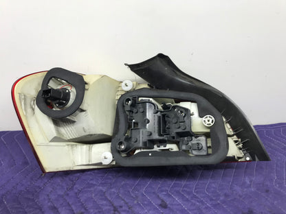2006-2013 E88/E82 REAR RIGHT TAILLIGHT PASSENGER SIDE  SKU 220