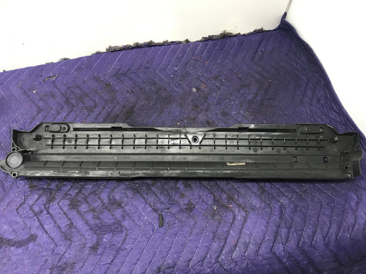 BMW E60 SERIES 5 2004-2010 UPPER RADIATOR SUPPORT BRACKET PLATE OEM  SKU 402