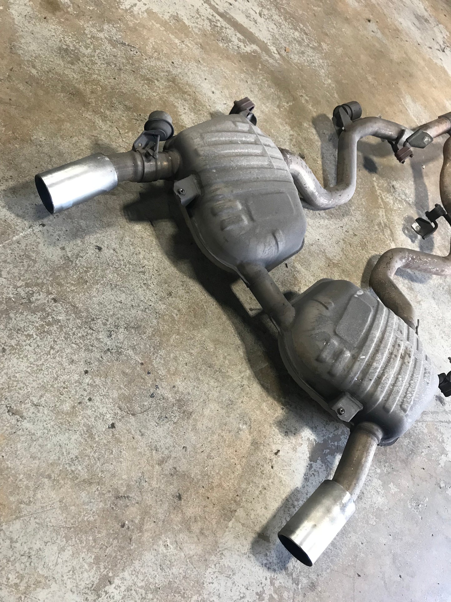 E9X 335I MUFFLER SKU 305