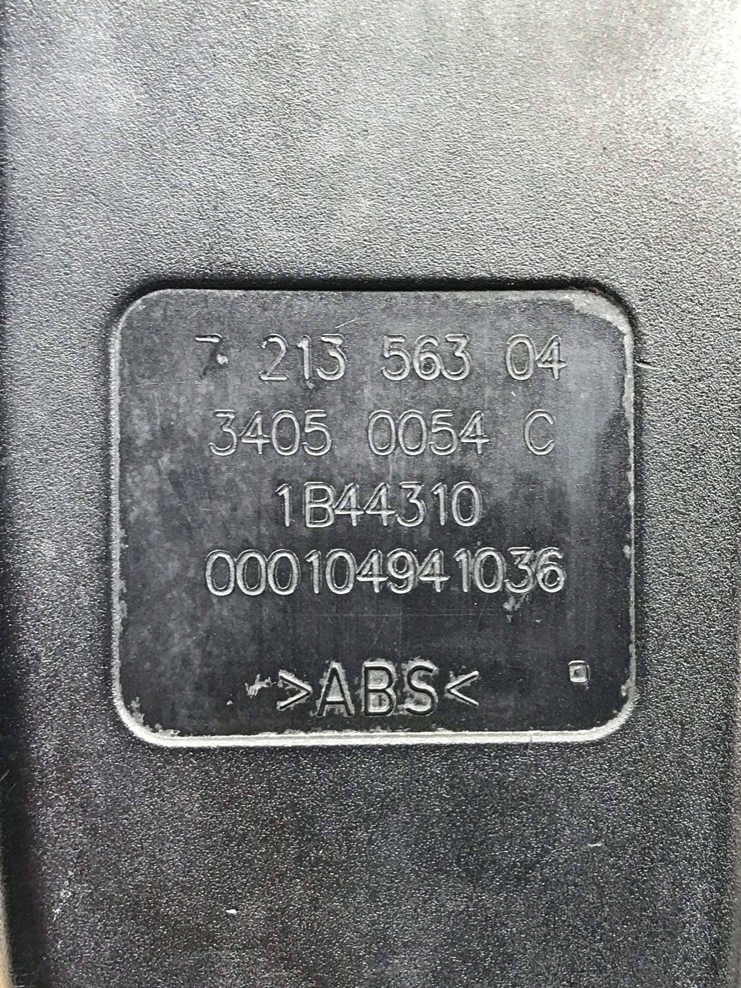 2008-2013 E82 LEFT FRONT DRIVER SEATBELT BUCKLE TENSIONER  SKU 103