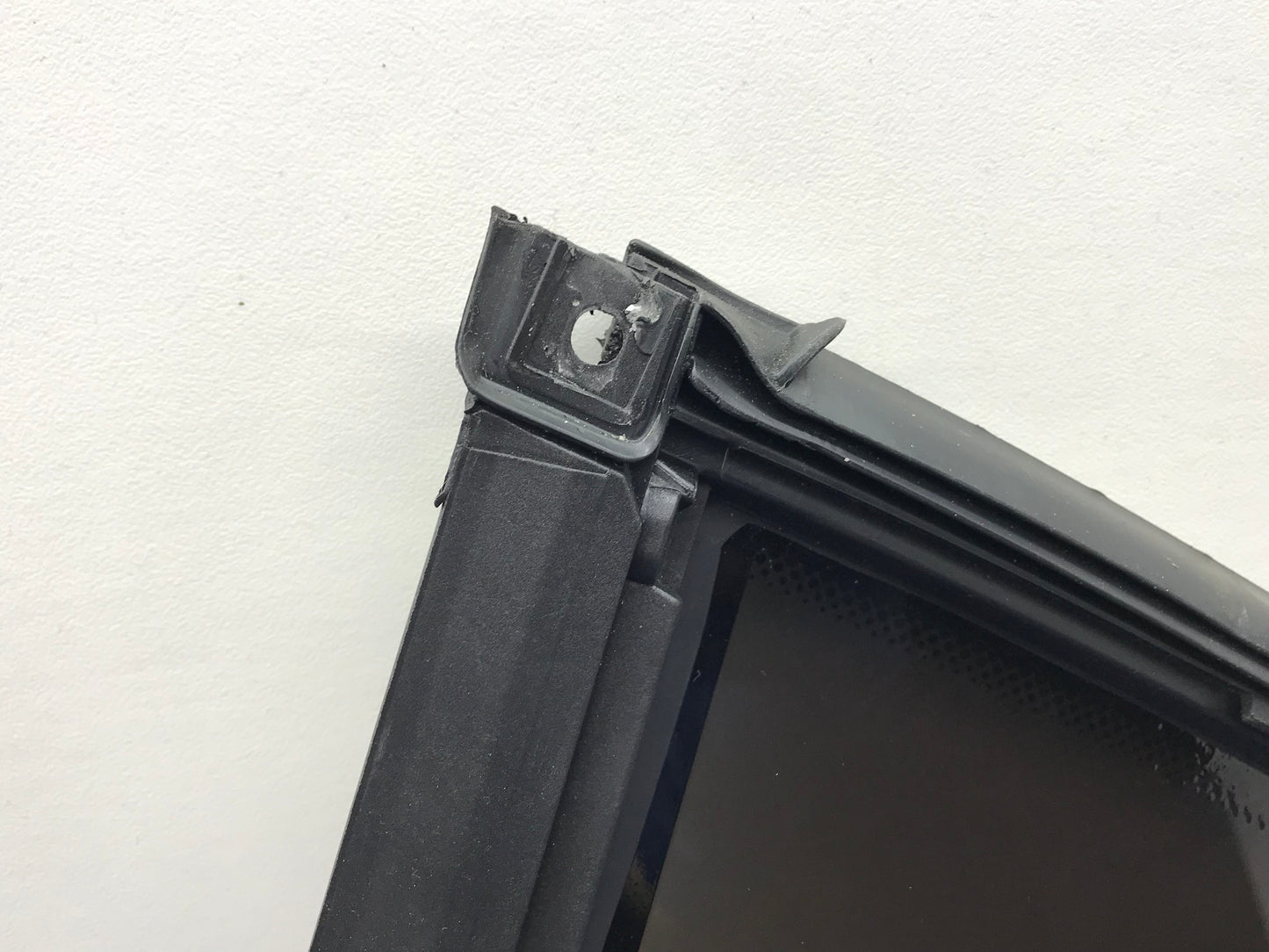 2009-2016 F10 REAR SIDE RIGHT DOOR QUARTER WINDOW GLASS OEM SKU 132