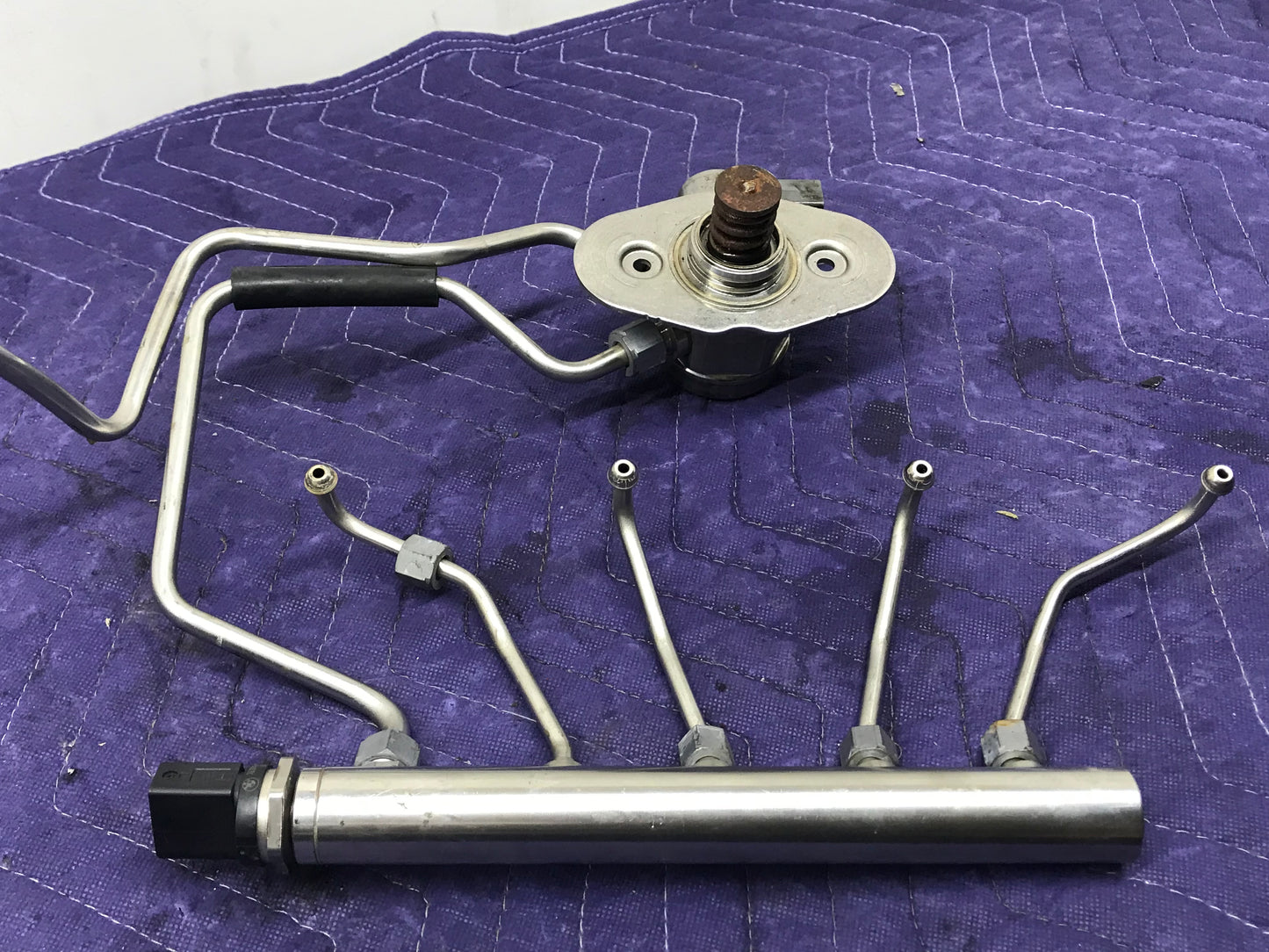 N20/N26 HIGH PRESSURE FUEL PUMP W/ HIGH PRESSURE FUEL SENSOR  SKU 214