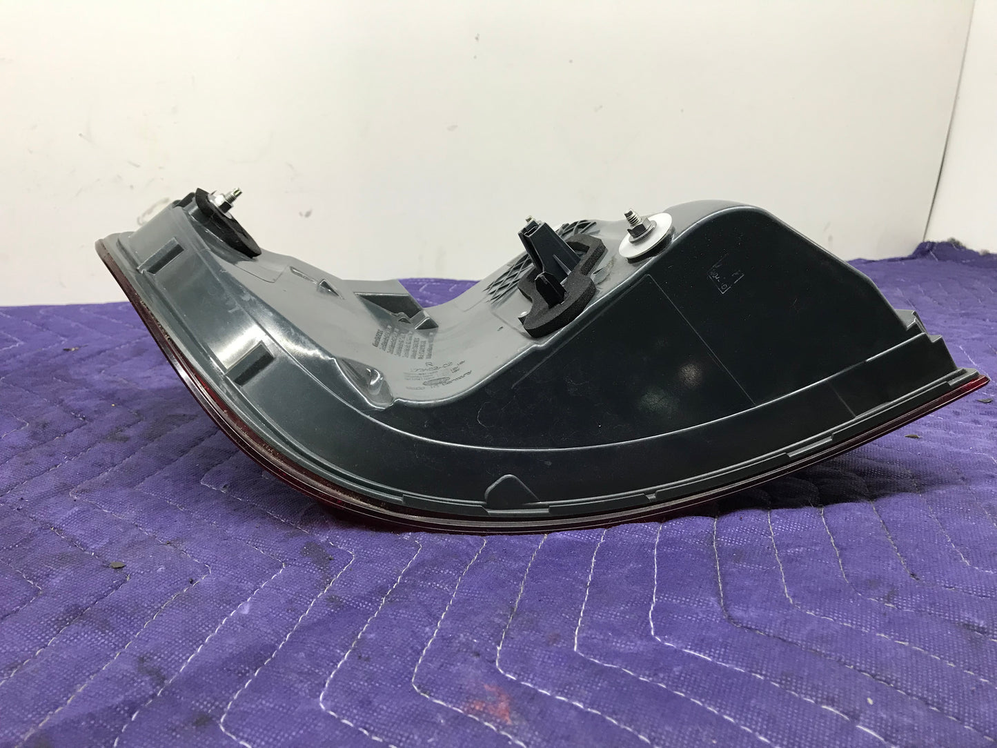 F10 REAR RIGHT DRIVER SIDE OUTER TAILLIGHT OEM SKU 217