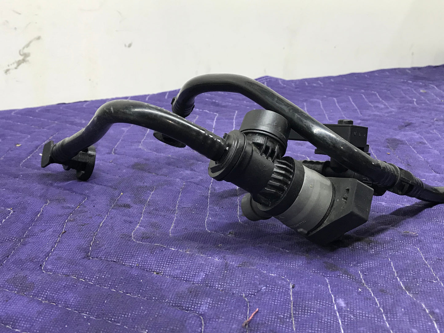 F30 N55 ENGINE FUEL VACUUM VALVE TANK VENTILATION  SKU 210