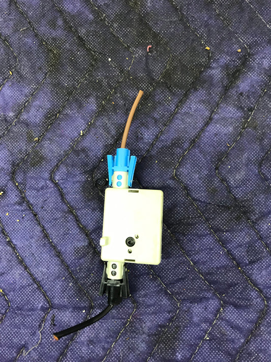 2011-2016 BMW 528I 535I 550I RADIO ANTENNA SIGNAL TRAP CIRCUIT SKU 472