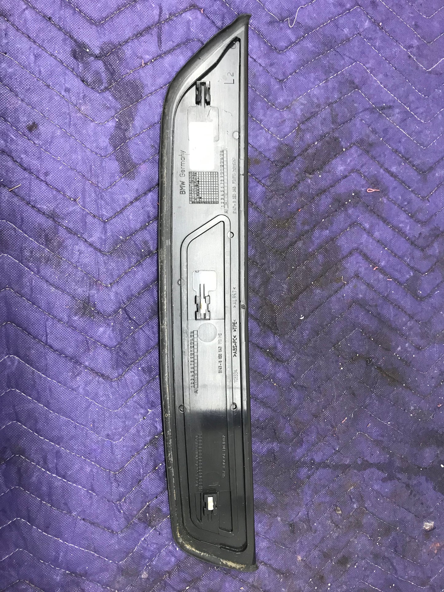 BMW PASSENGER N/S REAR M SPORT DOOR KICK PLATE FITS 5 SERIES OEM  SKU 408