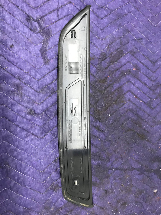 BMW PASSENGER N/S REAR M SPORT DOOR KICK PLATE FITS 5 SERIES OEM  SKU 408