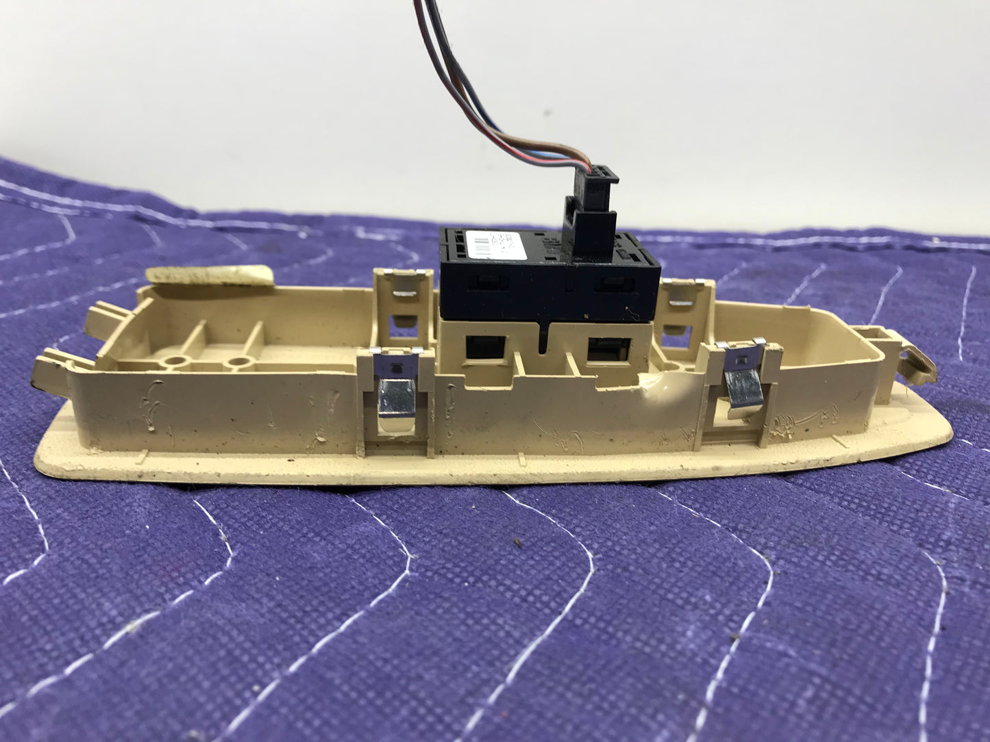 2012-2018 F30 FRONT RIGHT SIDE DOOR WINDOW SWITCH W/ TRIM PRE LCI SKU 113
