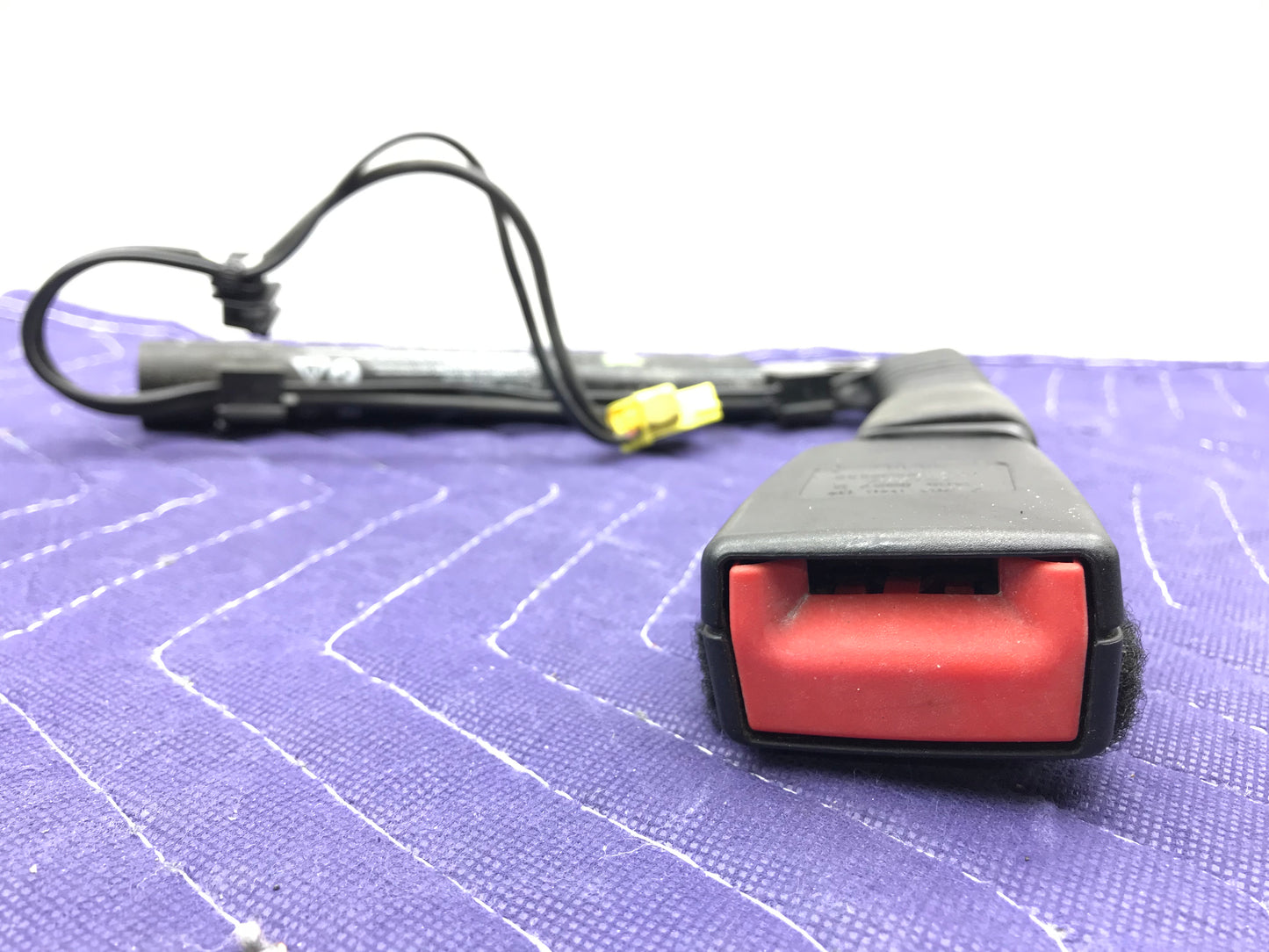 2013-2017 F33 RIGHT FRONT PASSENGER SEATBELT BUCKLE TENSIONER  SKU 102