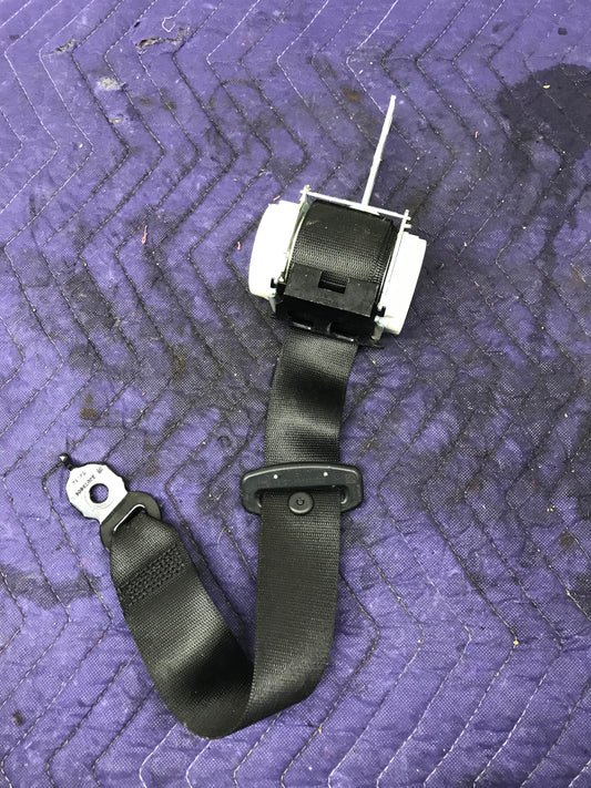 2011 - 2016 BMW 528I F10 REAR SECOND ROW LEFT SIDE SEAT BELT RETRACTOR SKU 476