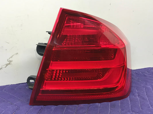 2011-2016 F30 REAR RIGHT SIDE TAILLIGHT PRE LCI SKU 225