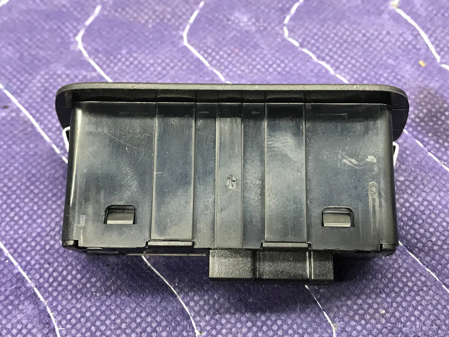 2009-2016 F1X REAR TRUNK LID CENTER LOCK SWITCH BUTTON  SKU 112