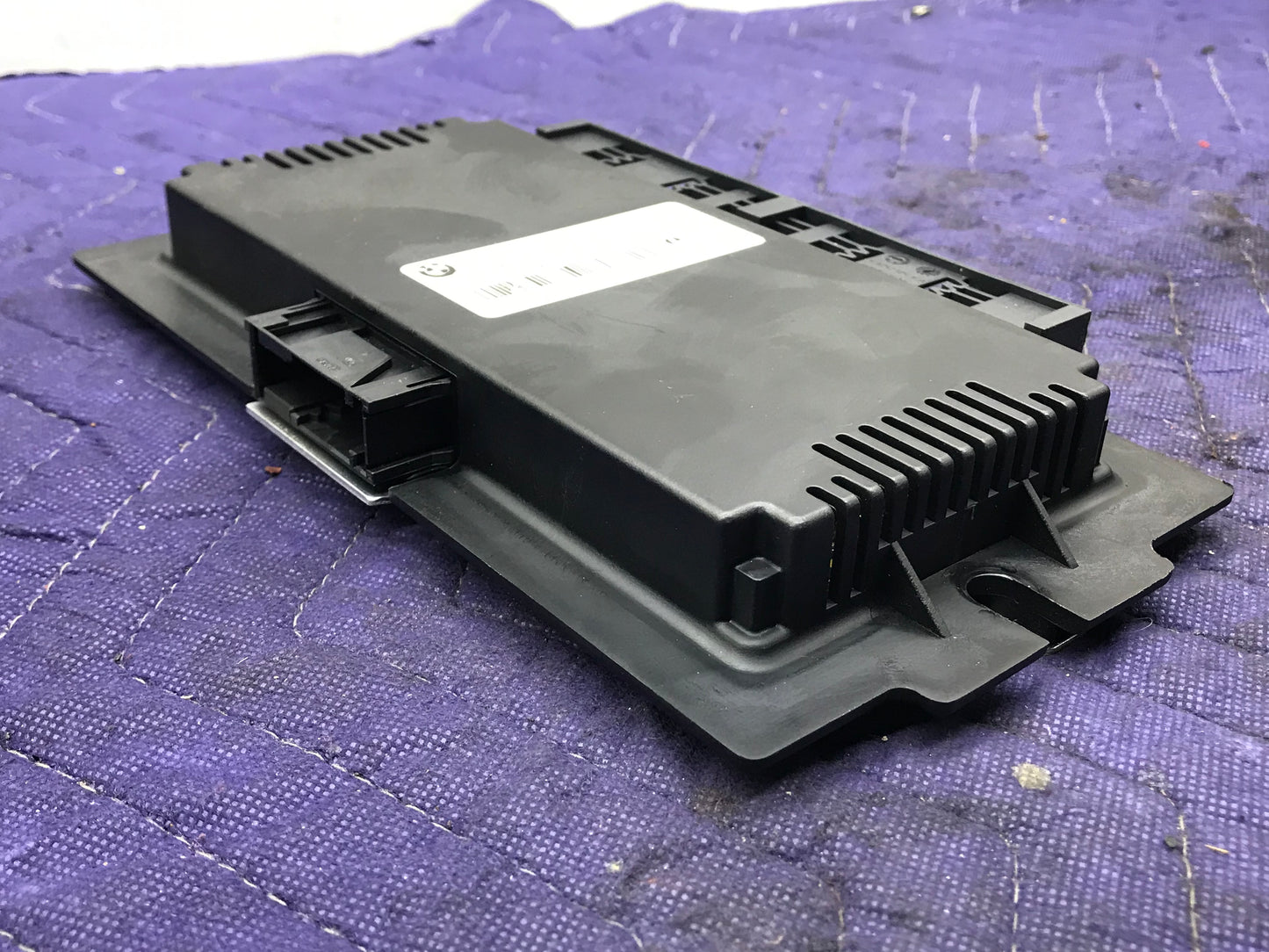 E9X FOOTWELL LIGHT CONTROL MODULE  SKU 275