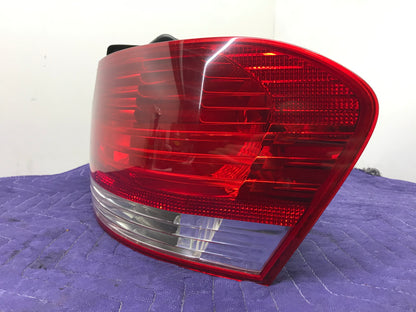 2006-2013 E88/E82 REAR RIGHT TAILLIGHT PASSENGER SIDE  SKU 220