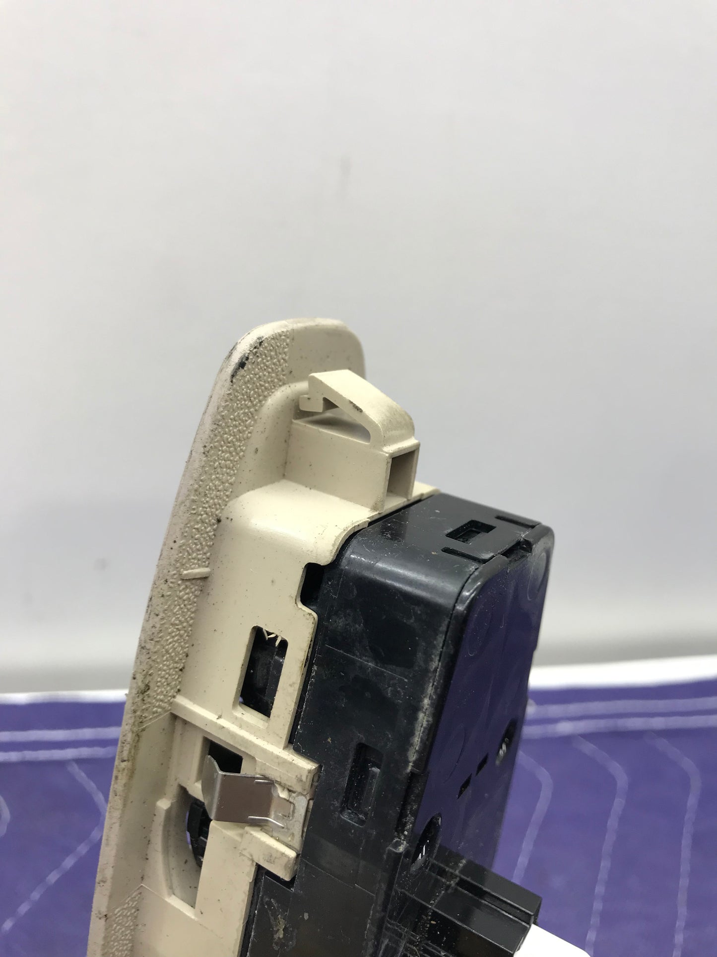 2011-2018 F30 LEFT DRIVER DOOR MASTER POWER WINDOW SWITCH SKU 106