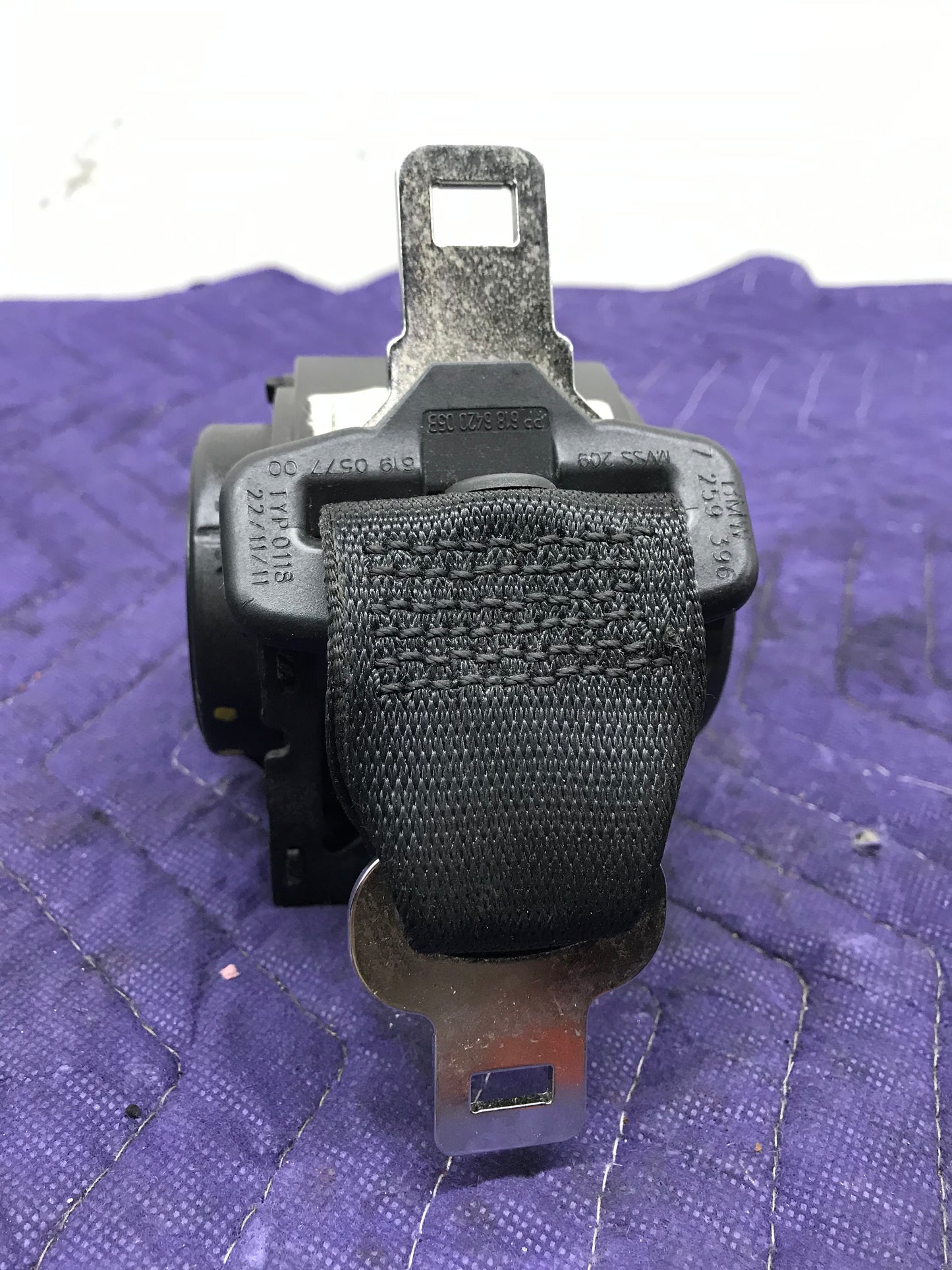 2011-2018 F30 REAR CENTER MIDDLE SIDE SEAT SEATBELT  SKU 247