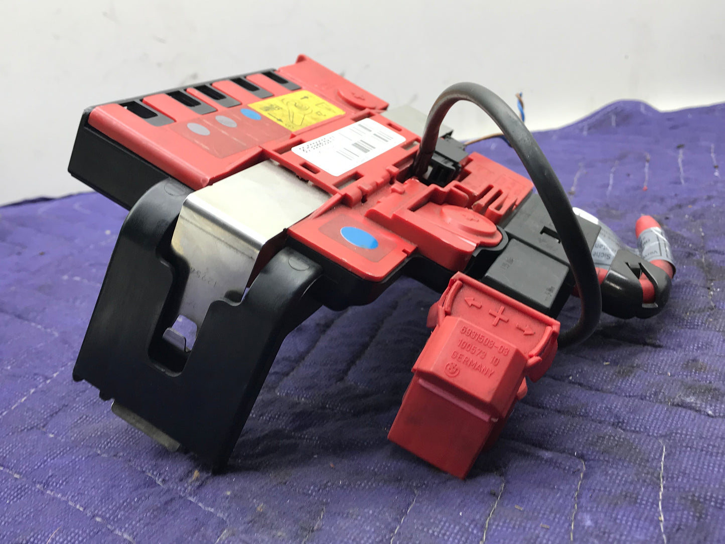 E9X BATTERY POWER DISTRIBUTION JUNCTION FUSE BOX  SKU 280