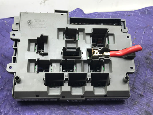 E9X POWER DISTRIBUTION FUSE BOX JUNCTION MODULE  SKU 271