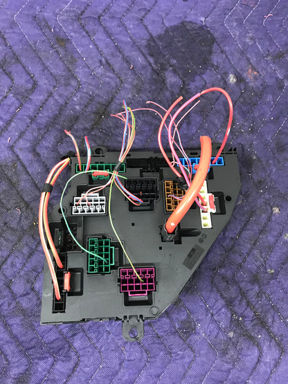 2011-16 BMW 5 SERIES REAR JUNCTION FUSE BOX OEM SKU 464