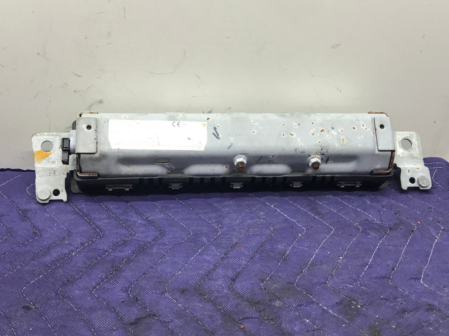 F3X RIGHT PASSENGER SIDE KNEE LOWER DASH AIRBAG  SKU 295