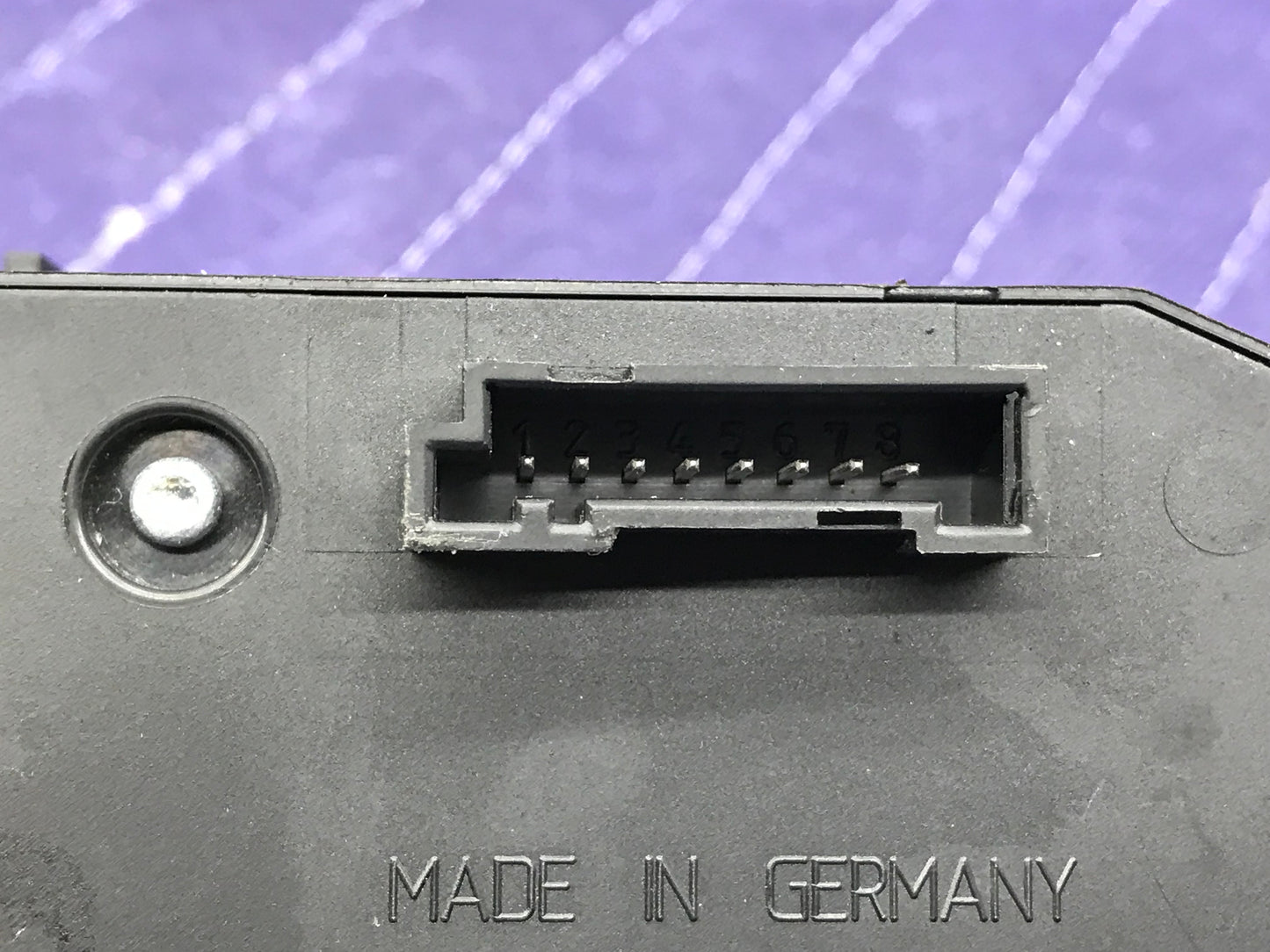 2008-2013 F9X FRONT POWER DRIVER SEAT SWITCH DELPHI  SKU 98