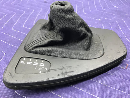 2004-2013 E9X AUTOMATIC TRANSMISSION SHIFTER GEAR TRIM W/LEATHER BOOT SKU 117