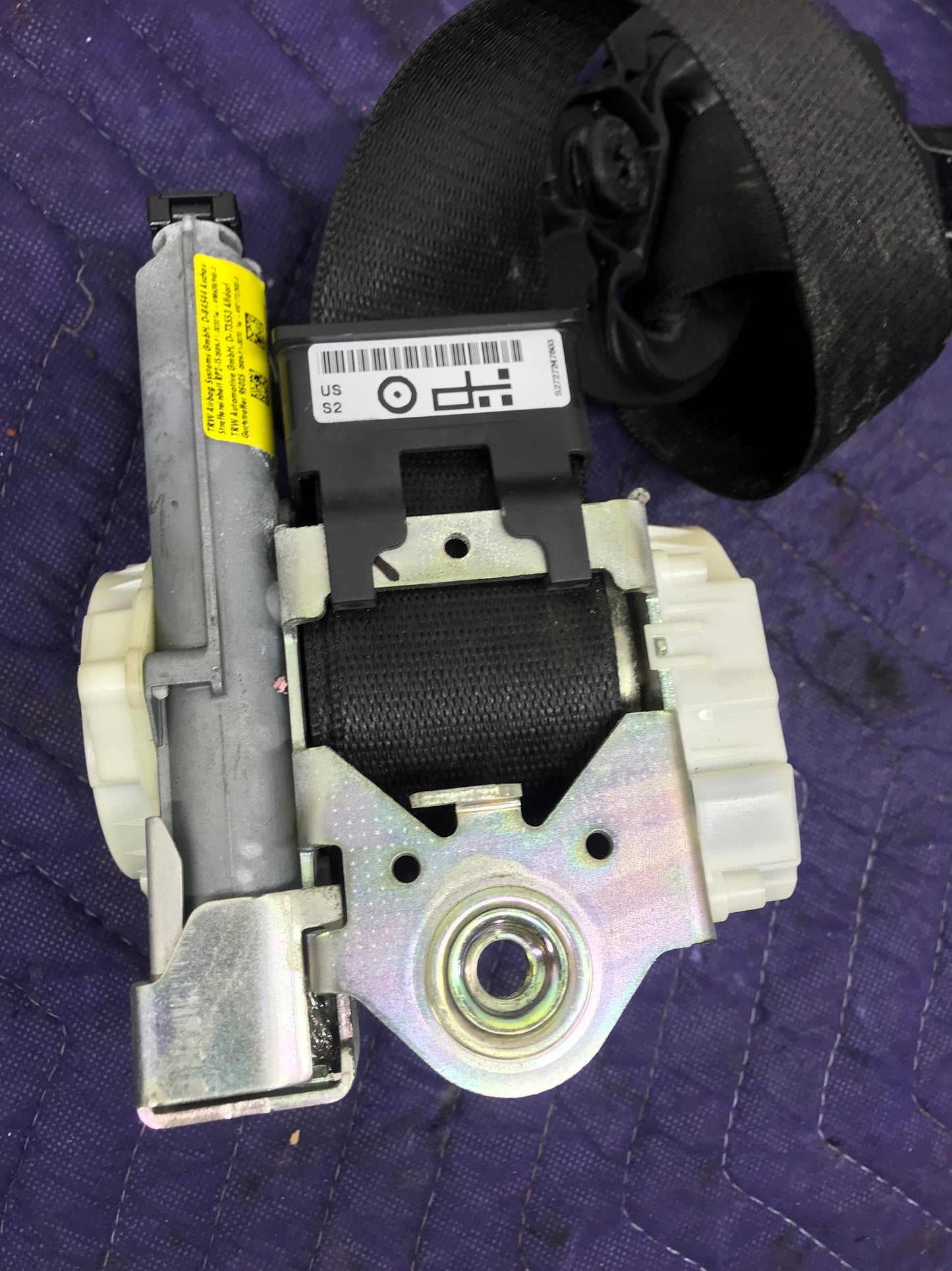 2011-2019 F3X FRONT RIGHT PASSENGER  SIDE SEAT BELT UNIT SKU 248