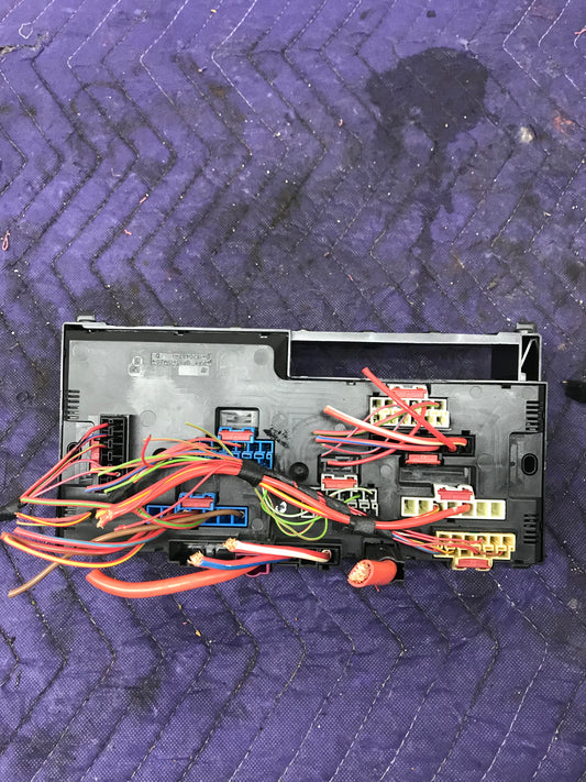 2009-2013 BMW X3 535XI FRONT POWER DISTRIBUTION CABIN ROOM FUSE BOX OEM SKU 455