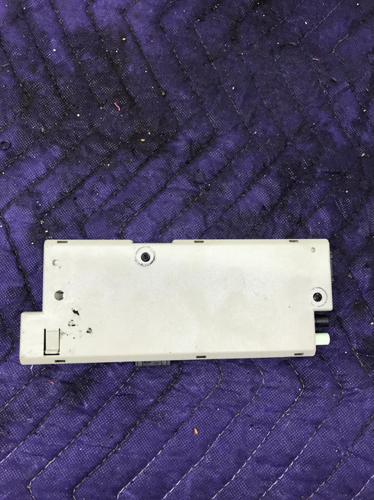 BMW RADIO GPS ANTENA MODULE SKU 461