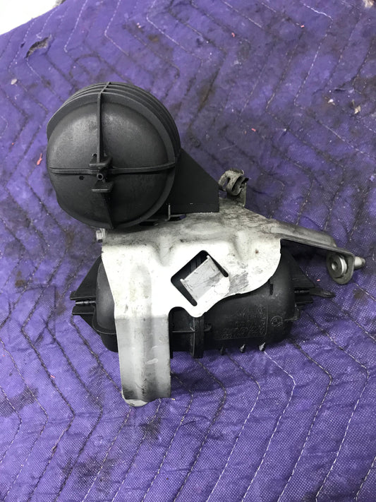 BMW E60 2008 VACUUM PRESSURE TANKS OEM  SKU 398