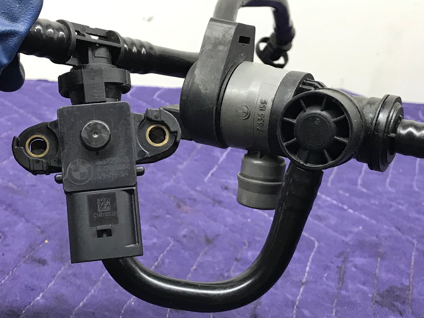 F30 N55 ENGINE FUEL VACUUM VALVE TANK VENTILATION  SKU 210