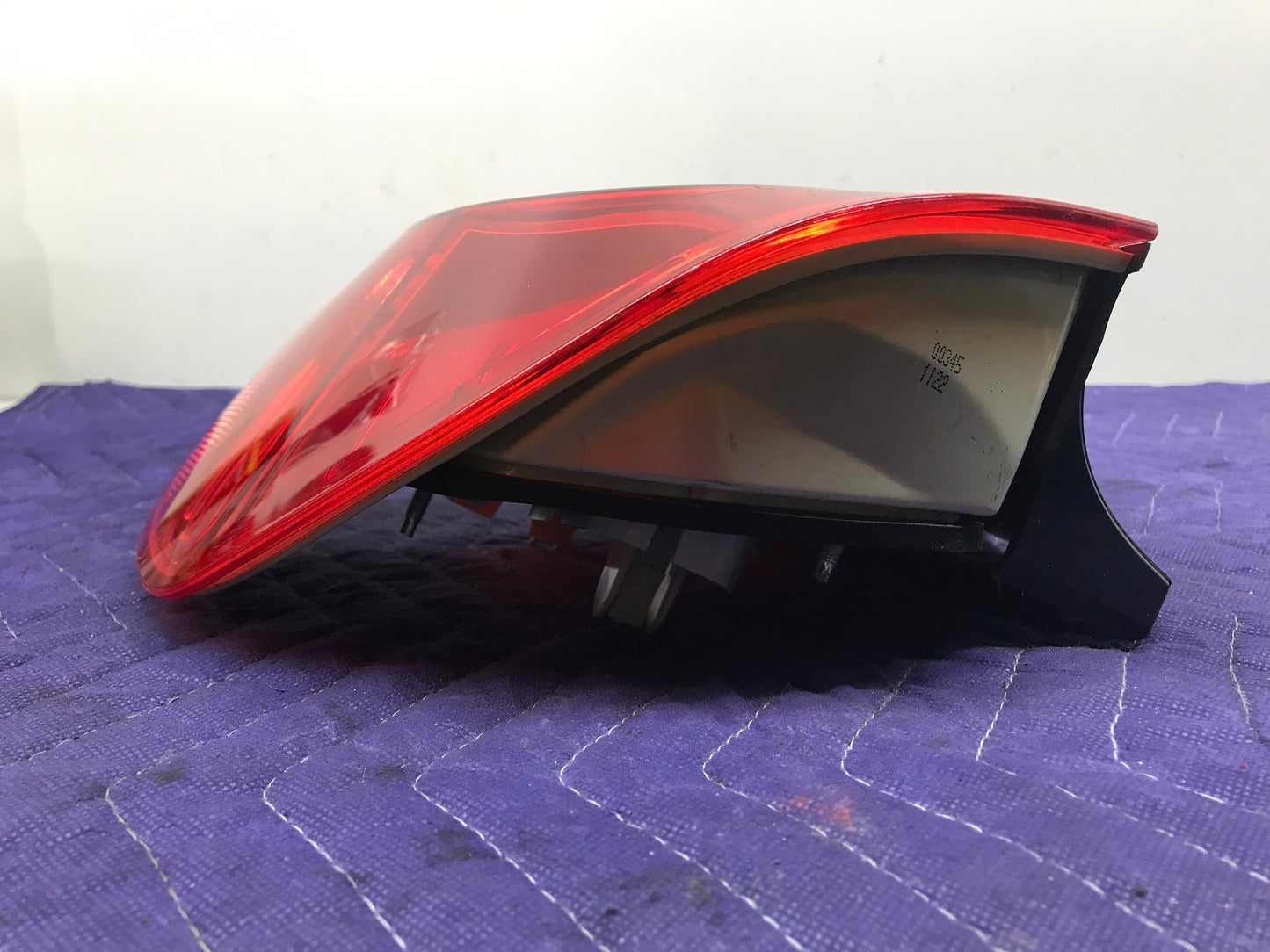 E90 REAR RIGHT SIDE TAILLIGHT LCI SKU 215